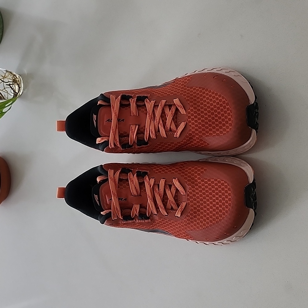 Women's Altra Outroad Running Shoes 9.0 M Orange